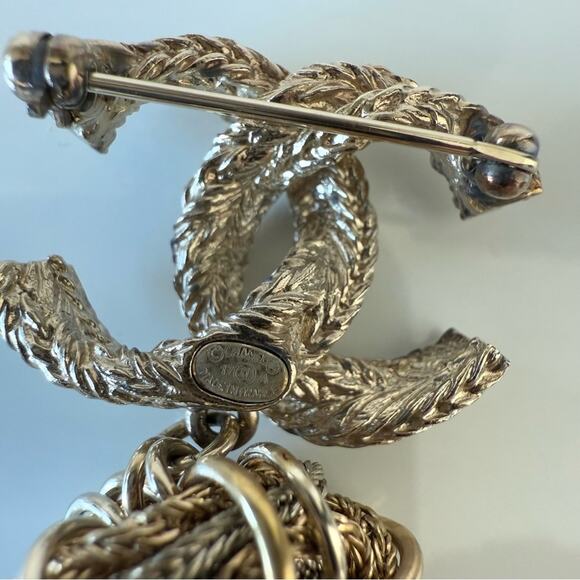 CHANEL tassel brooch Authentic Retail 1550$ - Picture 5 of 8